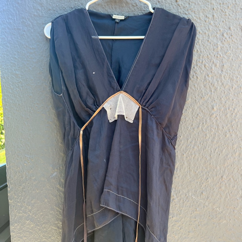 Black Sleeveless Tunic Top with Tan Accents